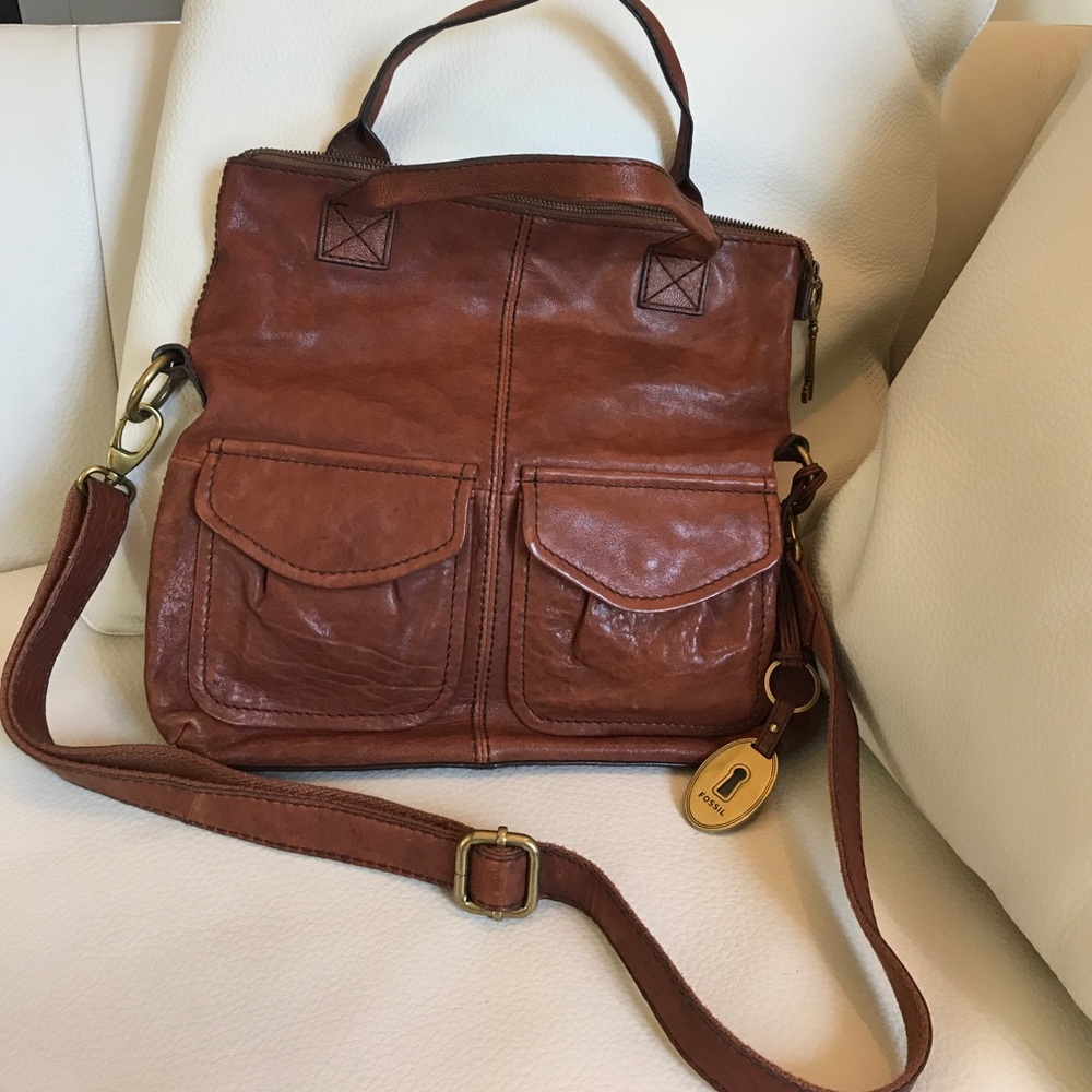 Fossil Foldover Crossbody. Dark Tan